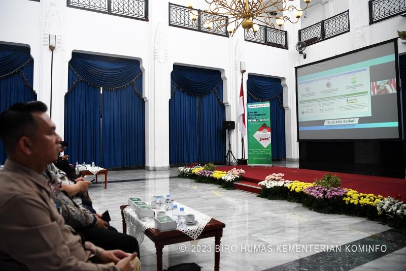 Seminar dan Workshop Lawan Misinformasi untuk Pemilu Sehat secara virtual dari Jakarta Pusat, Kamis (16/11/2023)