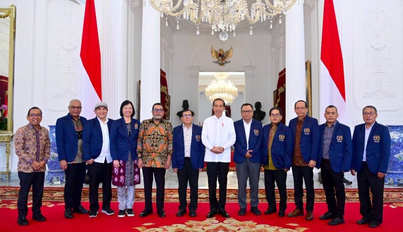 Presiden RI Joko Widodo menerima Pengurus Persatuan Wartawan Indonesia (PWI) Pusat