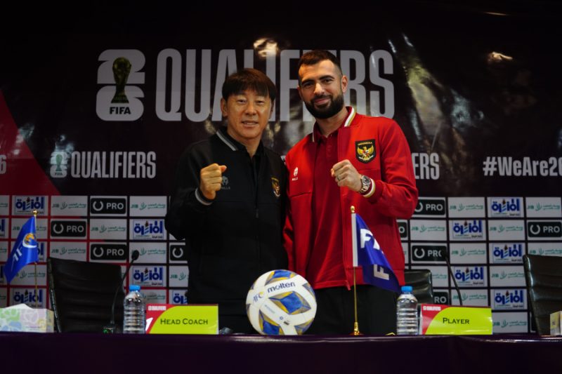 Pelatih skuad Garuda, Shin Tae-yong dan Jordi Amat