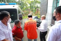 Buronan internasional saat diamankan Direktorat Jenderal Imigrasi (foto: Ditjen Imigrasi)