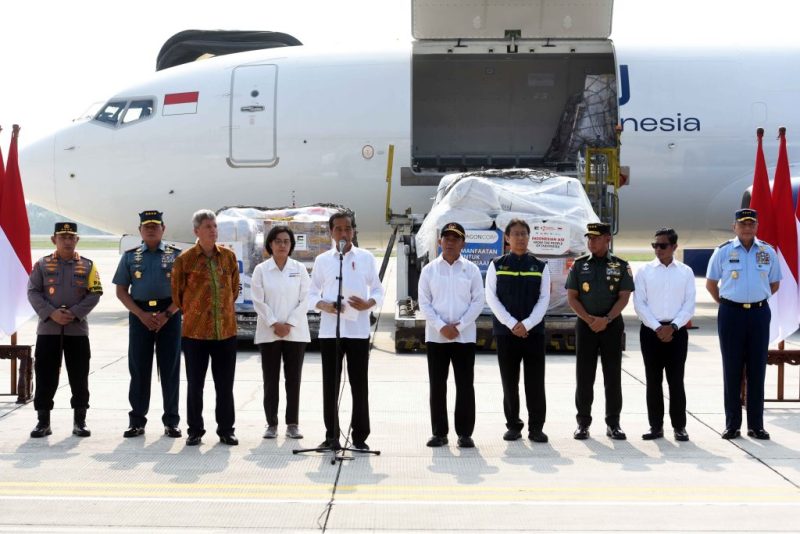 Presiden Jokowi pada Pelepasan Bantuan Kemanusiaan untuk Palestina, Senin (20/11/2023), di Pangkalan TNI AU Halim Perdanakusuma, Jakarta, Senin (20/11/2023). (Foto: Humas Setkab)