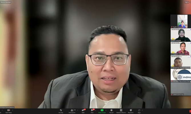 Ketua Bawaslu Rahmat Bagja saat memberikan sambutan dalam webinar Jadilah Pemuda yang Cerdas Memilih, Jumat (10/11/2023)