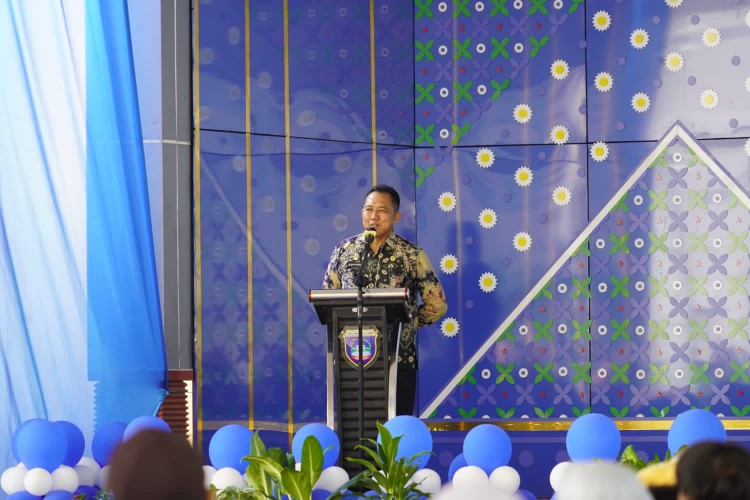 Kepala Perpustakaan dan Kearsipan [Perpusip] OKU Timur Dr Sopian Hadi SPd MM