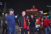 Pj Wali Kota Palembang, Ratu Dewa mengecek langsung perbaikan lampu penerangan jalan