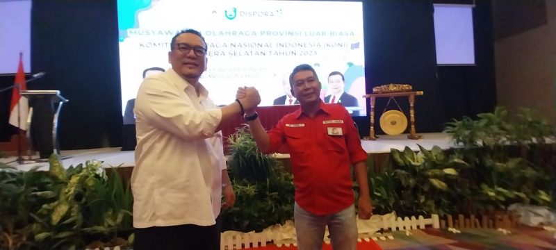Ketua KONI Sumsel periode 2023-2027, Yulian Gunhar bersama Muhammad Asrul Indrawan, usai Musyawarah Olahraga Provinsi Luar Biasa (Musprovlub) di The Zuri Hotel Palembang, Kamis (31/11/2023) malam