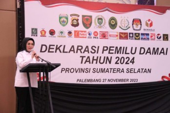 Ketua DPRD Provinsi Sumatera Selatan Dr Hj RA Anita Noeringhati SH MH menghadiri “Deklarasi Pemilu Damai” yang digelar Kepolisian Daerah (Polda) Sumatera Selatan (Sumsel) bertempat di Ballroom Golden Sriwijaya, Senin 27 November 2023.