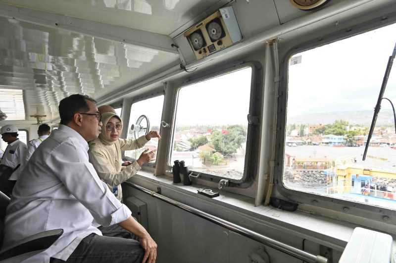 Menhub RI BUdi Karya Sumadi saat meninjau pelabuhan Ketapang, Banyuwangi dan pelabuhan Gilimanuk, Bali
