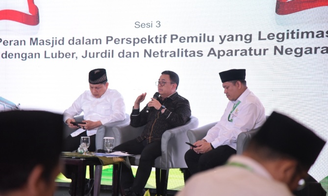Anggota Bawaslu Puadi saat menjadi pembicara dalam Rakernis Pengurus Besar Masyarakat Cinta Masjid Indonesia, di Jakarta