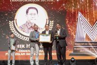 Direktur Utama PT Kereta Api Indonesia (Persero) Didiek Hartantyo mendapatkan penghargaan sebagai The Best Industry Marketing Champion 2023 untuk Sektor Transportasi 