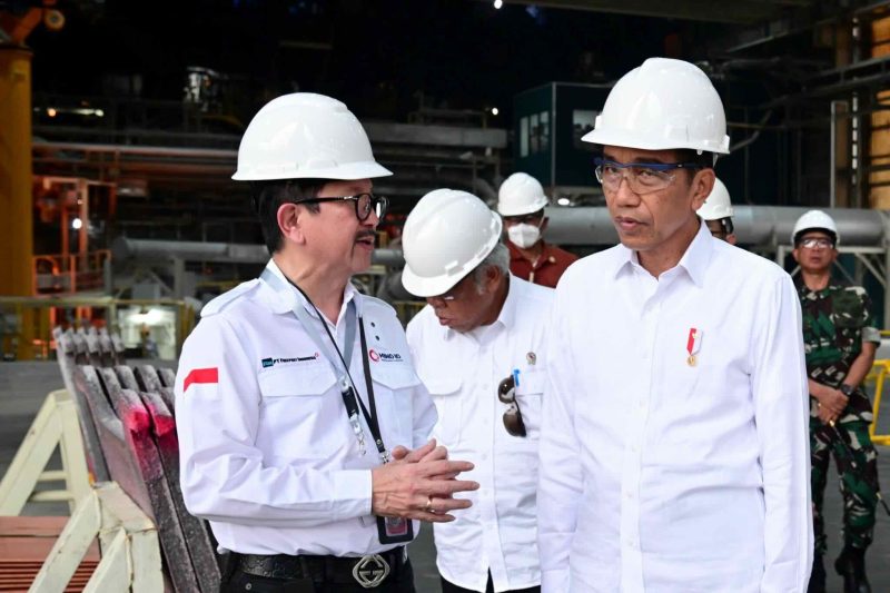 Presiden Jokowi memberi keterangan pers setelah meresmikan Ekspansi PT Smelting di Kawasan PT Smelting, Kabupaten Gresik, Provinsi Jawa Timur, Kamis (14/12/2023)