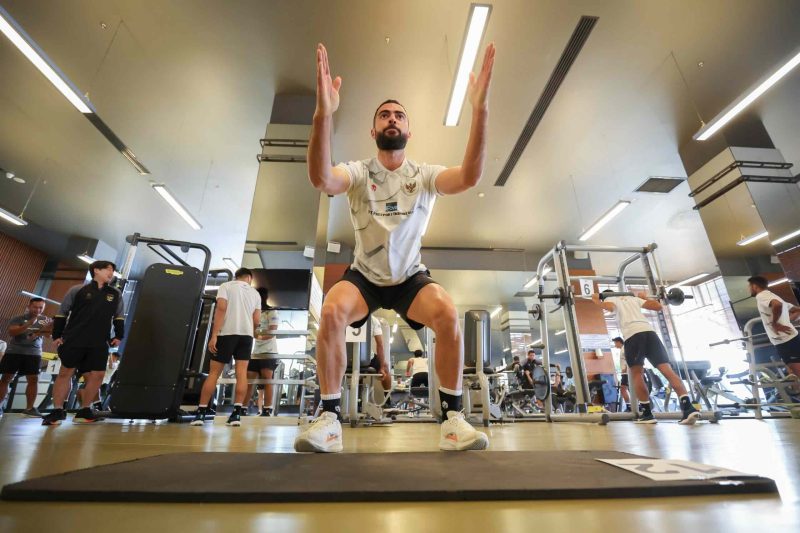 Pemain timnas Indonesia, Jordi Amat saat mengikuti sesi latihan
