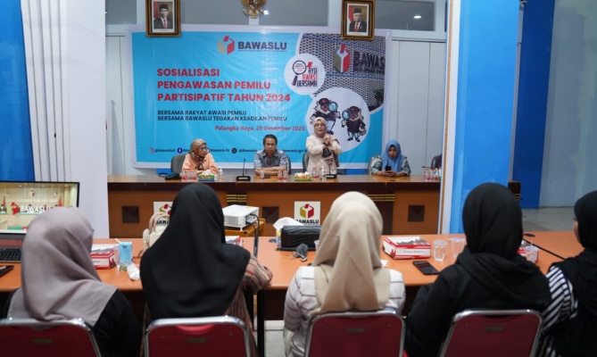 Kegiatan Sosialisasi Pengawasan Partisipatif di Kantor Bawaslu Kalimantan Tengah, Senin (25/12/2023)