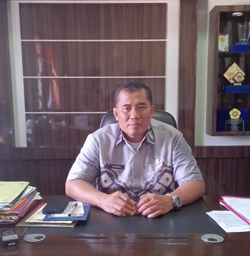 Kepala BKPSDM OKU Timur H Sutikman SPd MM