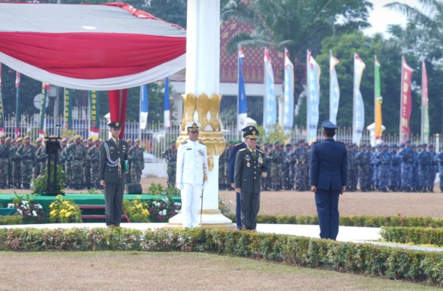 Upacara HUT ke 78 TNI