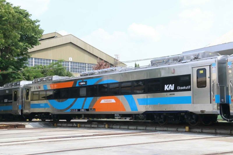 PT Kereta Api Indonesia (Persero) mengoperasikan KA Taksaka relasi Gambir – Yogyakarta pp dengan menggunakan jenis Kereta Eksekutif New Generation dan Kereta Luxury New Generation