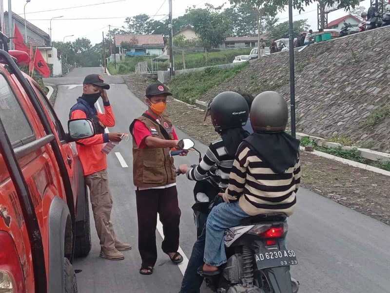 BPBD Kabupaten Boyolali melakukan giat pembagian Masker imbas Erupsi Gunung Merapi dan Keadaan di wilayah terdampak Erupsi Gunung Merapi, Minggu (21/1) (BPBD Boyolali)
