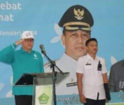 PJ Bupati Muhammad Farid SSTP MSi kala menjadi Pembina Apel Hari Amal Bakti Kemenag ke 78/2024, berlangsung di aula MAN 1 Kabupaten Lahat, Rabu 3 Januari 2024.