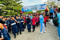 Sekolah Dasar [SD] se-Kecamatan Indralaya mengikuti gelaran Jalan Santai dalam kemeriahan hari ulang tahun [HUT] ke 20 Kabupaten Ogan Ilir, berlangsung di Tanjung Senai, Jumat 5 Januari 2024.