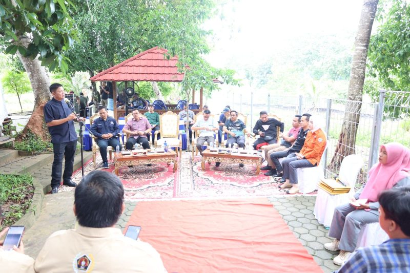 Pemkab OKU Timur melalui Dinas Komunikasi dan Informatika menggelar Coffee Morning bersama insan pers, Jumat, 12 Januari 2024.