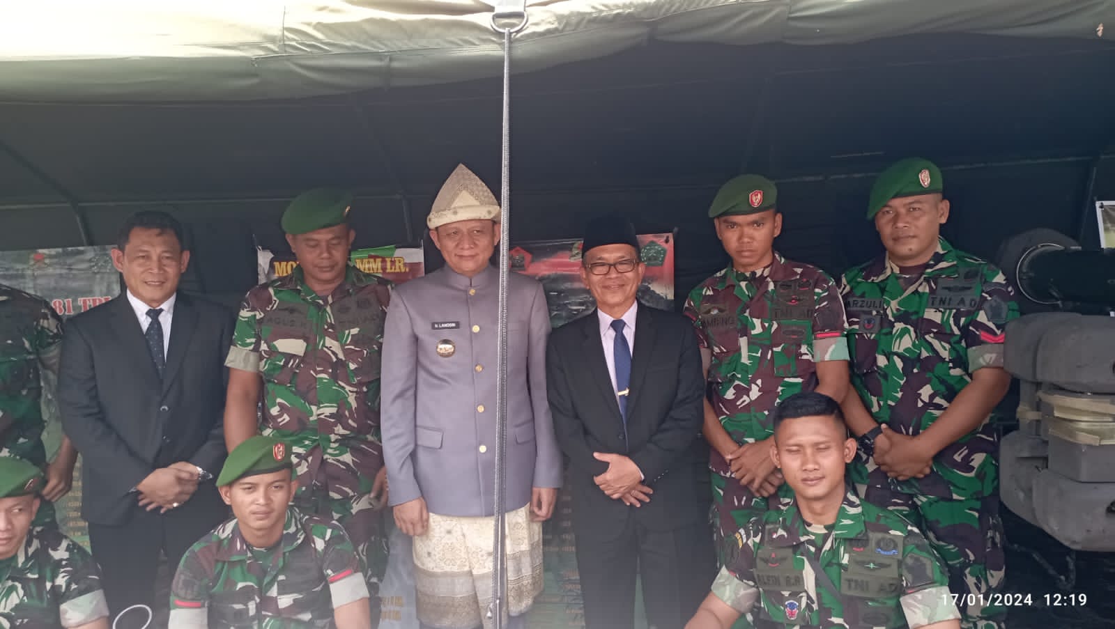 Bupati dan Wakil Bupati OKU Timur Ir H Lanosin MT dan HM Adi Nugraha Purna Yudha SH bersama Sekda Provinsi Sumsel SA Supriono menghadiri Rapat Paripurna ke-47 DPRD Kabupaten OKU Timur Masa Sidang II Tahun 2024 Dalam Rangka Peringatan Hari Jadi ke-20 Kabupaten OKU Timur. Rabu 17 Januari 2024.