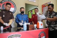 Polresta Pontianak musnahkan barang bukti Narkotika jenis sabu hasil pengungkapan kasus selama bulan Januari 2024, di kantor Satuan Reserse Narkoba, Kamis 25 Januari 2024.