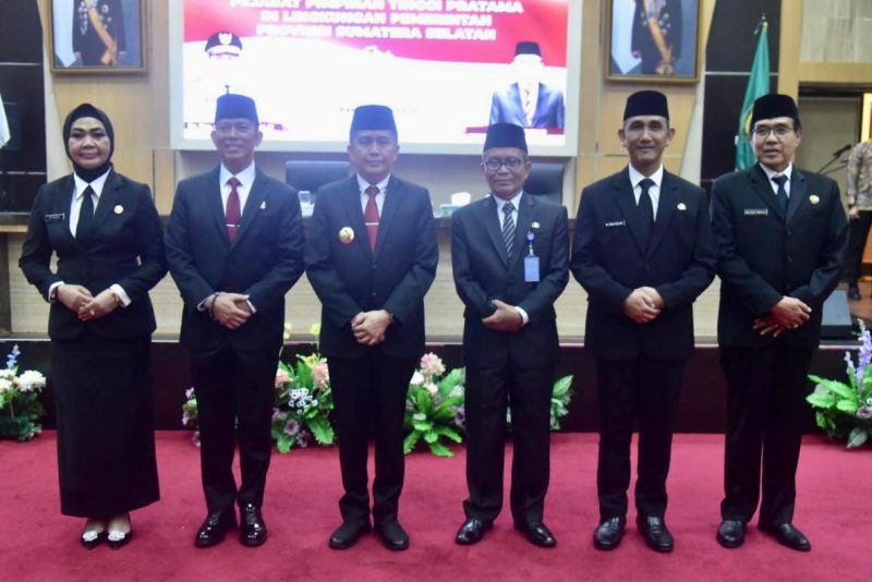 PJ Gubernur Agus Fatoni melantik empat Pejabat Pimpinan Tinggi Pertama [Eselon II].