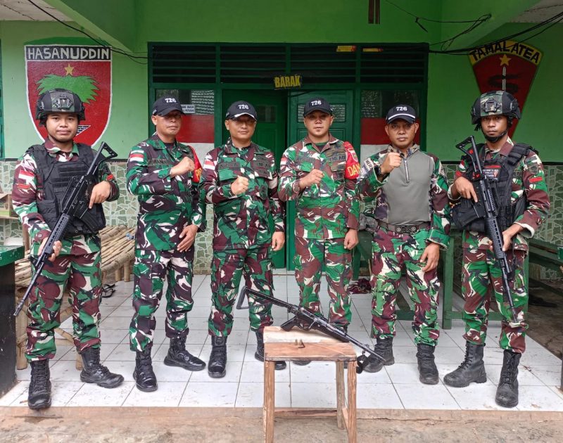 Warga Distrik Sota Kabupaten Merauke secara sukarela menyerahkan sepucuk senjata api [senpi] laras panjang rakitan, 2 butir amunisi kaliber 9 mm beserta kunci L kepada Satgas Yonif 726Tml.