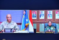 Pucuk pimpinan tertinggi militer [Chairman of The Joint Chiefs of Staff /Ketua Gabungan Kepala Staf Angkatan Bersenjata] Amerika Serikat Jenderal Charles Q Brown Jr menghubungi Panglima TNI Jenderal Agus Subiyanto melalui sambungan video conference pada Kamis 25 Januari 2024.