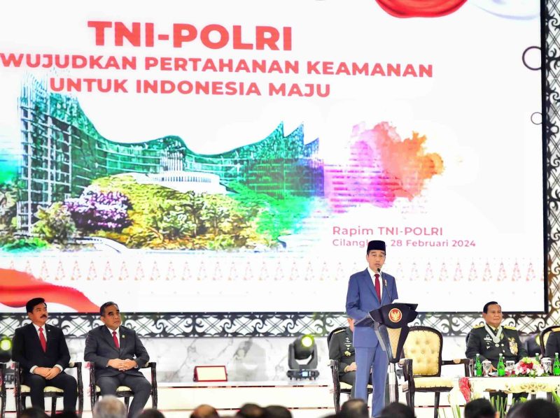 Presiden Jokowi pada Rapat Pimpinan TNI-Polri Tahun 2024 di Markas Besar TNI, Cilangkap, Jakarta, Rabu (28/02/2024)