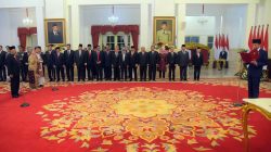 Presiden Jokowi melantik anggota Komisi Kejaksaan RI Periode 2024-2028, di Istana Negara, Jakarta, Rabu (21/02/2024)