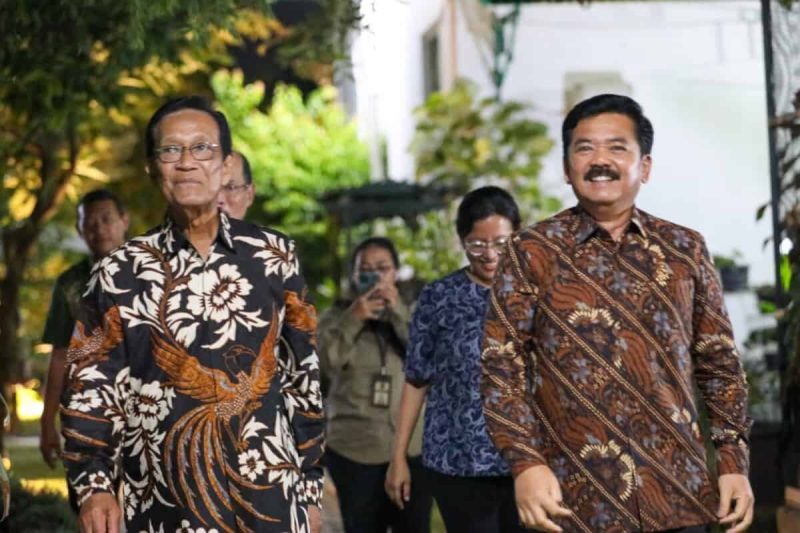 Menko Polhukam Hadi Tjahjanto bersilaturahmi ke kediaman Sri Sultan Hamengkubuwono X