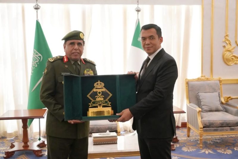 Pertemuan Dirjen Imigrasi Kementerian Hukum dan HAM RI Silmy Karim dan Direktur Jenderal Imigrasi Arab Saudi Sulaiman bin Abdul Aziz