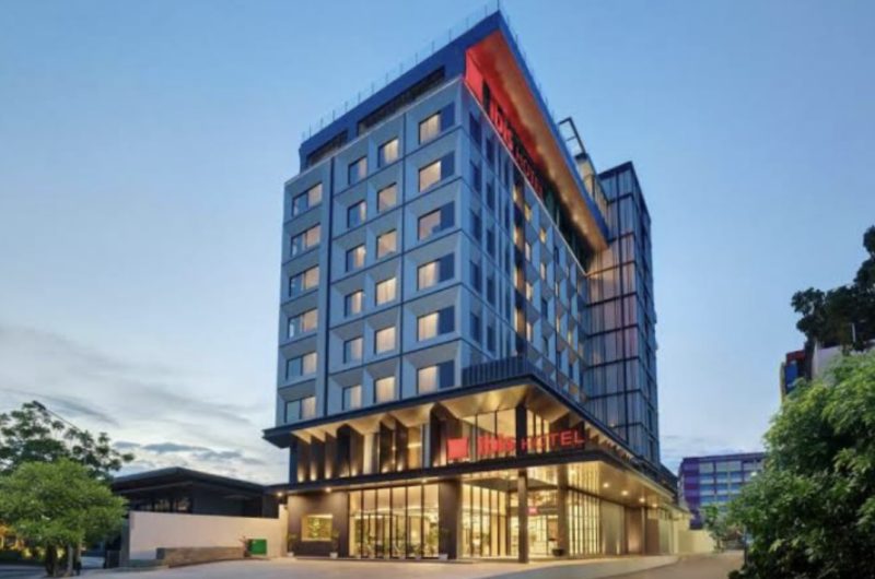 Foto: Gedung Hotel Ibis Palembang
