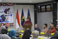 Kantor Wilayah Kementerian Hukum dan HAM Kalimantan Barat [Kanwil Kemenkumham Kalbar] memberikan Pendampingan Pengajuan Permohonan Kekayaan Intelektual, bertempat di Aula Bumi Betuah Kantor Walikota Singkawang, Kamis 15 Februari 2024.