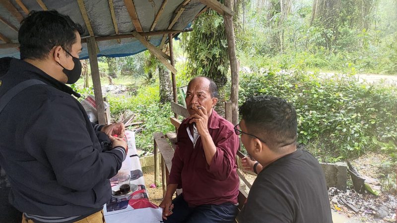 Tim Tangkap Buronan Kejaksaan Agung [Tabur Kejagung] bersama Tim Intelijen Kejaksaan Negeri [Kejari] Kampar menangkap DPO Terpidana Korupsi dan Pencucian Uang, Yusri [65] di jalan Lintas Penghidupan, Kampar, Riau, sekitar pukul 13.35 WIB pada Jumat 16 Februari 2024.