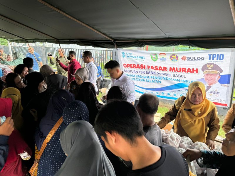 Bank Sumsel Babel dan Pemerintah Provinsi Sumatera Selatan [Pemprov Sumsel] bersinergi dalam menyelenggarakan pasar murah pada Senin 19 Februari 2024.