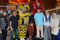 Novotel Palembang menghadirkan barongsai menyapa tamu hotel menyambut imlek dan HUT ke-20