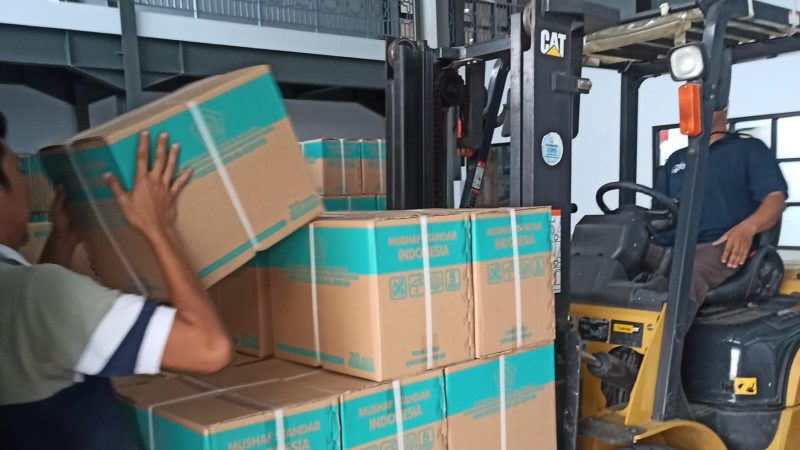 Distribusi Mushaf Al-Qur'an dan Surah Yasin