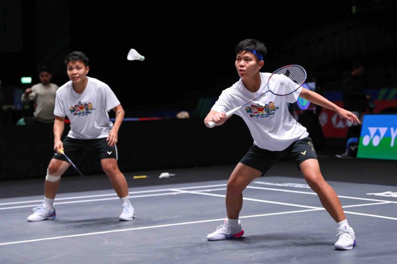 Pasangan ganda putri Indonesia Apri/Fadia saat menggelar sesi latihan di Utilita Arena, Birmingham, Inggris
