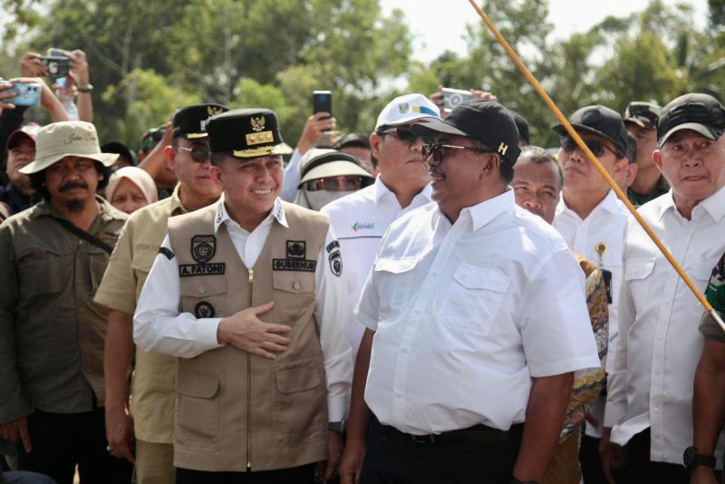 Menteri Pertanian Republik Indonesia (Mentan RI) Andi Amran Sulaiman bersama Penjabat (Pj) Gubernur Sumatera Selatan (Sumsel) Agus Fatoni melakukan kunjungan kerja (kunker) dalam rangka Pelaksanaan Kegiatan Upaya Khusus (Upsus) Optimalisasi Lahan Rawa Tahun 2024.