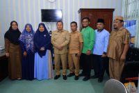 Asisten III Administrasi Umum Drs Muhilli Lubis MM menerima audiensi Civitas Akademika IAIDU Asahan di Ruang Kerjanya, Selasa 5 Maret 2024.