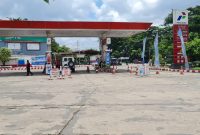 Stasiun Pengisian Bahan Bakar Umum (SPBU) 24.301.03 Demang Lebar Daun.