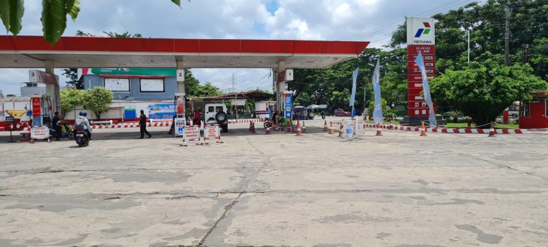 Stasiun Pengisian Bahan Bakar Umum (SPBU) 24.301.03 Demang Lebar Daun.