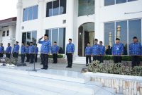 Sekretaris Daerah Kabupaten (Sekdakab) Asahan Drs John Hardi Nasution MSi memimpin Upacara Hari Kesadaran Nasional bulan Maret 2024 di halaman Kantor Bupati Asahan, Senin 18 Maret 2024.