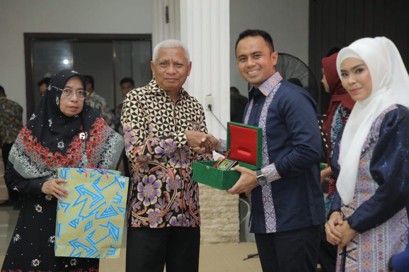 Pemerintah Kabupaten Asahan menggelar acara pisah sambut Kapolres Asahan di Pendopo Rumah Dinas Bupati Asahan, Selasa 23 Januari 2024.
