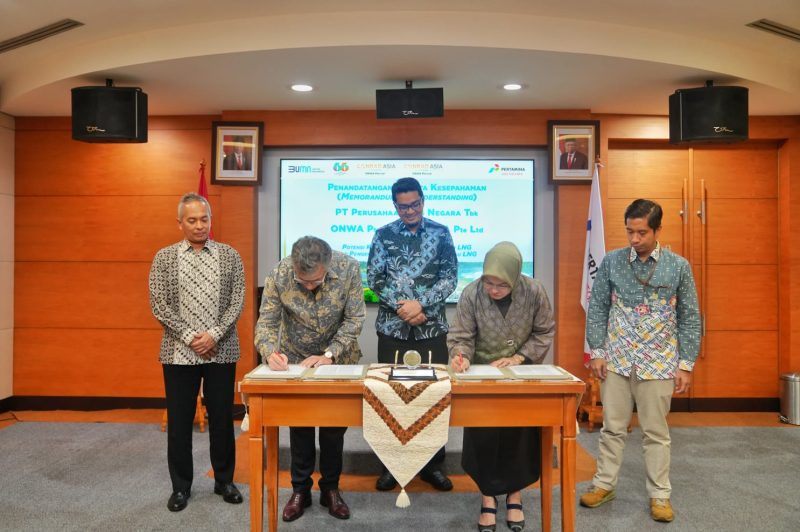 Penandatanganan komitmen penyediaan pasokan gas/ LNG dan pengembangan infrastruktur gas/LNG