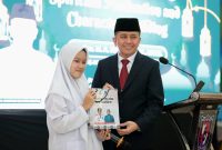 Penjabat (Pj) Gubernur Sumatera Selatan (Sumsel) Agus Fatoni memberi motivasi kepada ratusan pelajar peserta Pesantren Ramadhan 1445 Hijriah.
