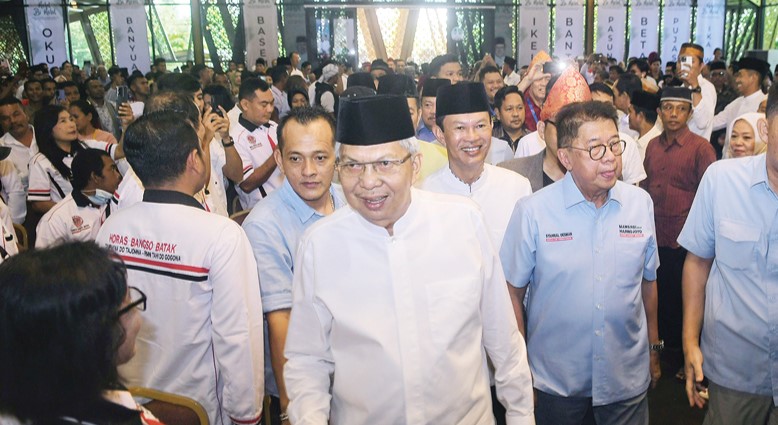 Ribuan warga dari 17 Kabupate/Kota se Sumatera Selatan mendeklarasikan siap menangkan pasangan Mawardi Yahya-Harnojoyo [MAHAR] dalam kontestasi Pemilihan Gubernur Sumsel di November 2024 mendatang.
