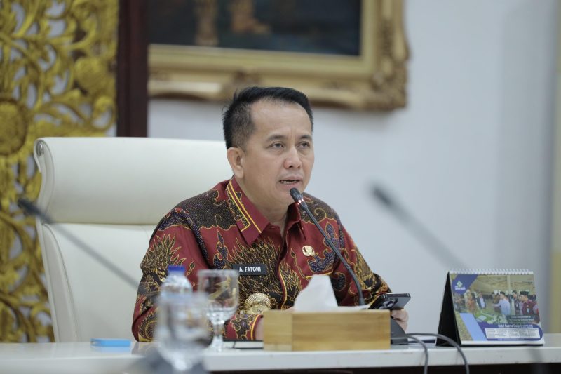 Pj Gubernur Sumsel Agus Fatoni dalam Festival Pengendalian Pencemaran dan Kerusakan Lingkungan (PPKL) bertema ‘Mengatasi Triple Planetary Crisis dengan Organisasi Pembelajaran’ di Griya Agung Palembang, Sumatera Selatan, Selasa 23 April 2024.