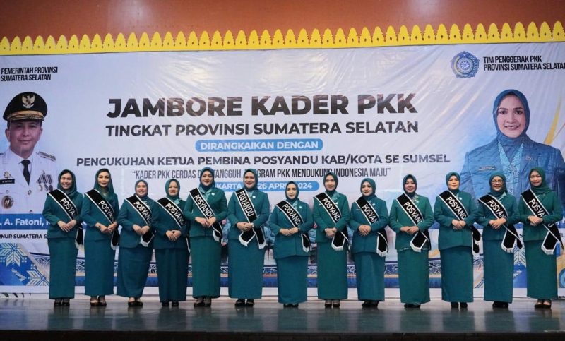Penjabat (Pj) Ketua Tim Penggerak (TP) Pemberdayaan Kesejahteraan Keluarga Sumatera Selatan  (Sumsel) Tyas Fatoni yang juga sebagai Pj Ketua Pembina Posyandu Sumsel mengukuhkan Ketua Pembina Posyandu Kabupaten/Kota se-Sumsel. Kegiatan ini berlangsung di anjungan Sumsel, Taman Mini Indonesia Indah (TMII) Jakarta, Kamis 25 April 2024.
